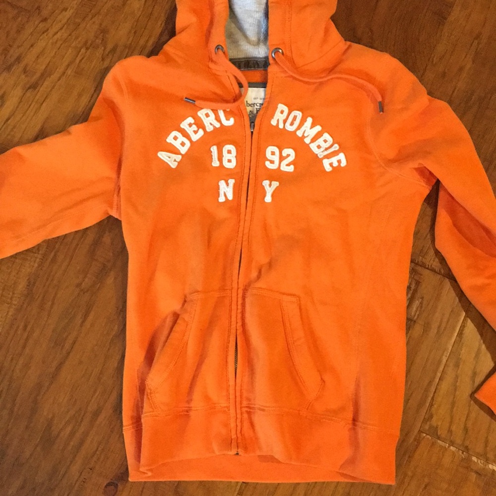 Adorable Abercrombie and Fitch Lightweight Zip Up
